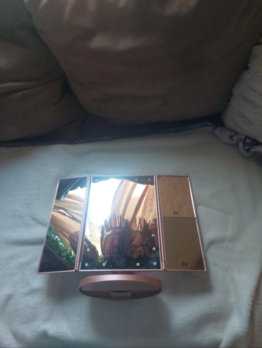 TriFold Vanity Mirror With Led